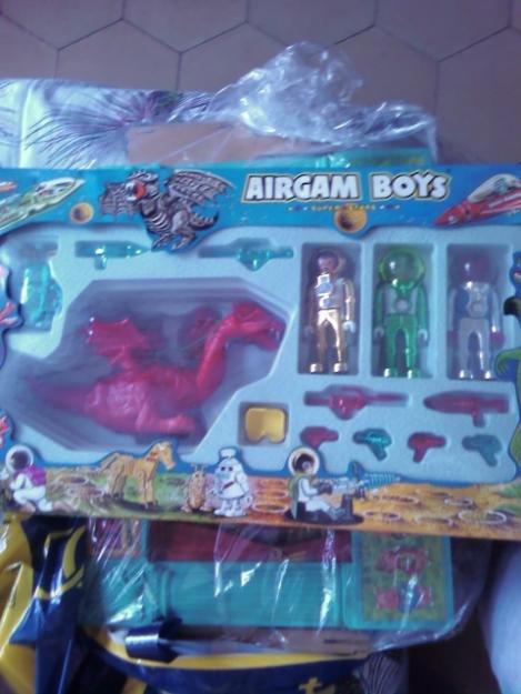 2 CAJAS GRANDES DE AIRGAMBOYS DEL ESPACIO AÑOS 80 (NUEVAS)