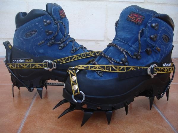 Vendo botas y crampones