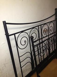 Vendo estructura de cama metálica tipo Luis XV