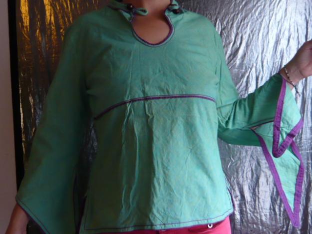 Camiseta chica  de la india, color verde con brillo, nueva, manga picos,más fotos