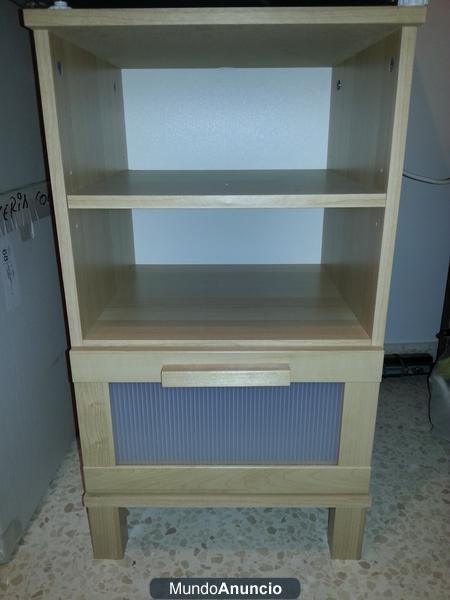 Mueble auxiliar con balda y cajón   45€.