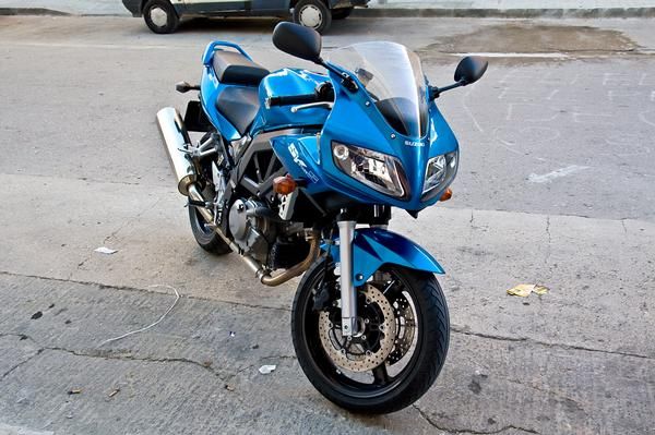 SUZUKI SV S AZUL - COMO NUEVA