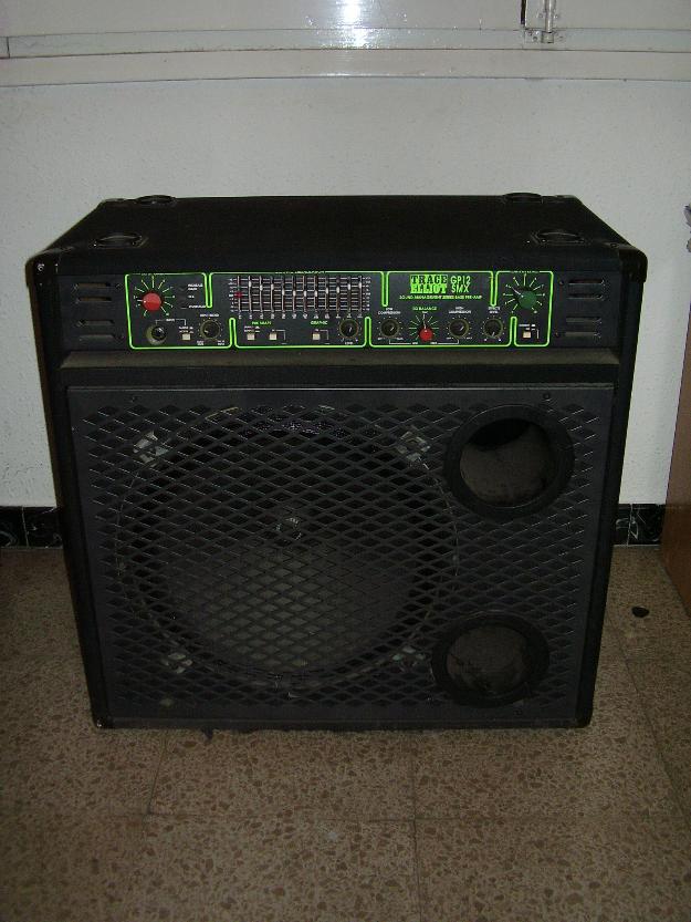 Se vende Amplificador Combo para bajo eléctrico