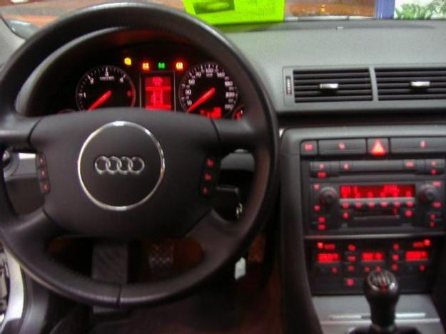 Venta de coche Audi A4 2.5TDI AVANT QUATTRO '03 en Fuenlabrada