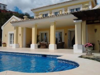 Chalet con 3 dormitorios se vende en Benahavis, Costa del Sol