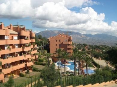 Apartamento con 2 dormitorios se vende en Marbella, Costa del Sol
