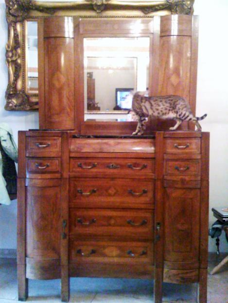 VENDO MUEBLE ANTIGUO