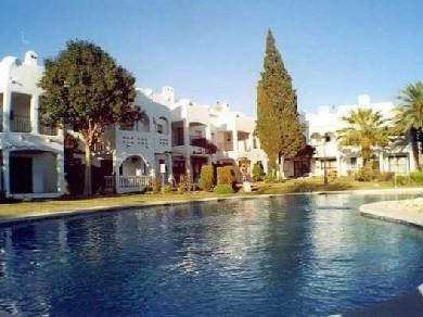 Adosado con 3 dormitorios se vende en Estepona, Costa del Sol