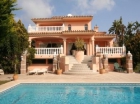 Chalet con 5 dormitorios se vende en Marbella, Costa del Sol - mejor precio | unprecio.es