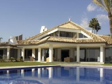 Chalet con 7 dormitorios se vende en Marbella, Costa del Sol