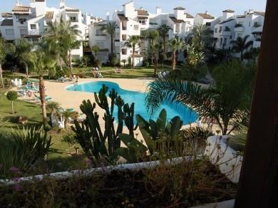 Apartamento con 3 dormitorios se vende en Estepona, Costa del Sol