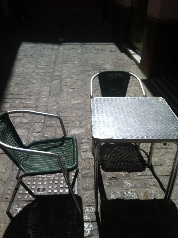 Mesas y sillas para terraza bar