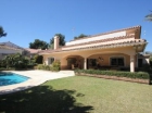 Chalet con 4 dormitorios se vende en Marbella, Costa del Sol - mejor precio | unprecio.es