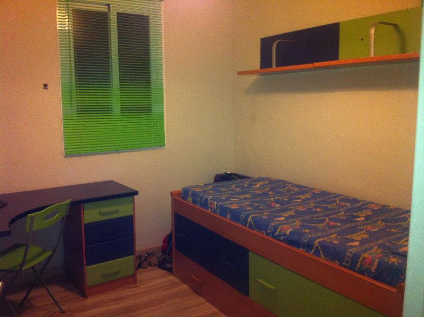 Dormitorio juvenil unisex como nuevo
