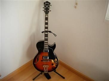 Guitarra electrica Ibanez + ampli + cuerdas + afinador NUEVO