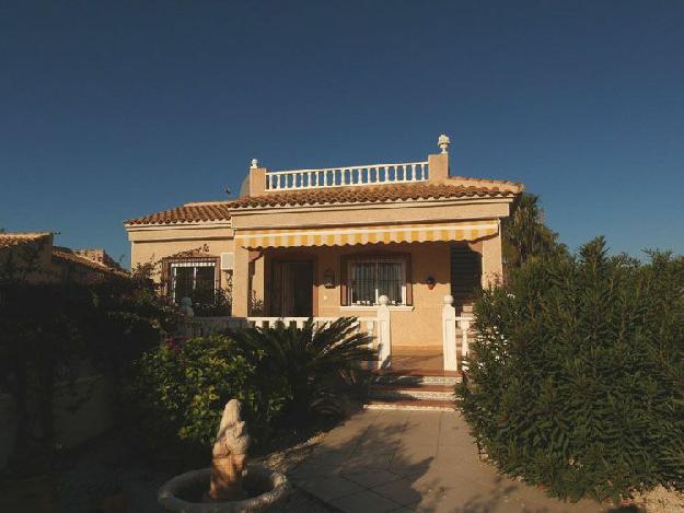 Chalet en venta en Algorfa, Alicante (Costa Blanca)
