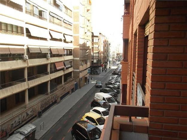 Se vende, gran vivienda de 4 dormitorios junto al Corte Ingles.