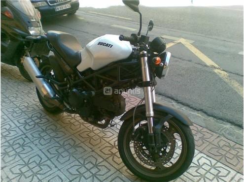 DUCATI MONSTER 695