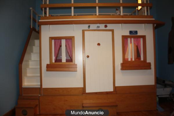 VENDO MUEBLE CASITA VTV CON DOS CAMAS GUIPUZCOA