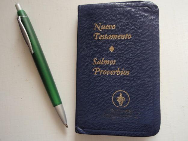 PRIMOROSO LIBRITO NUEVO TESTAMENTO SALMOS PROVERBIOS