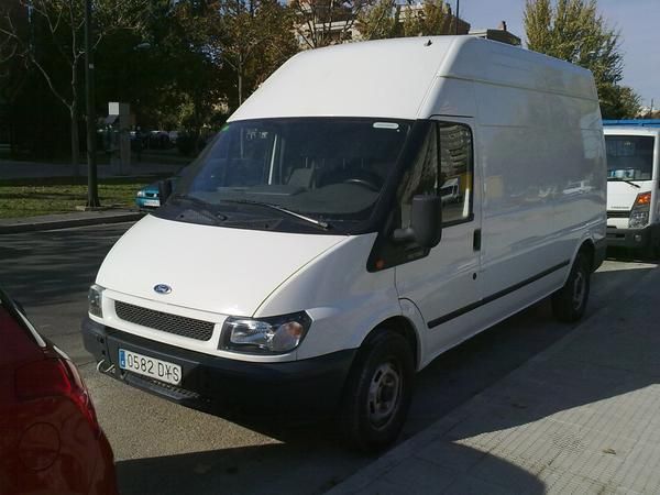 vendo ford transit 350 l del 2006 87.000 km impecable de chapa y pintura