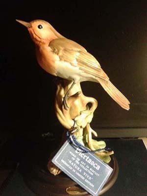 Beautiful capodimonte european robin.limited edition