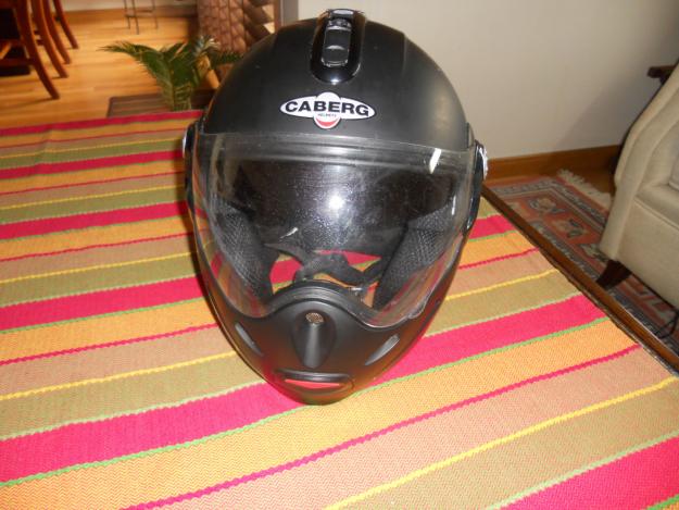 LOTE CASCO NEGRO Y DOS FUNDAS CABERG