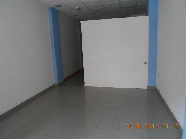 Se alquila local comercial en excelente zona