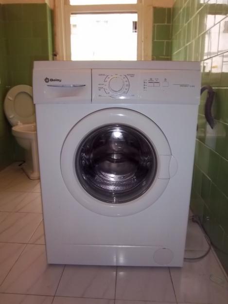 Vendo lavadora Balay  con garantia de la casa