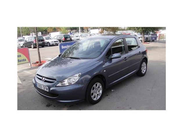 PEUGEOT 5008 1.6HDI Premium
