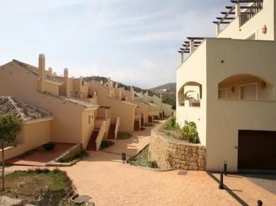 Apartamento con 2 dormitorios se vende en Marbella, Costa del Sol