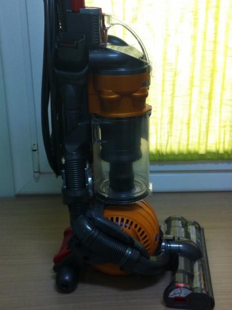 Aspirador Dyson Trineo S/B  DC24 Vertical ¡¡ casi nuevo ¡¡