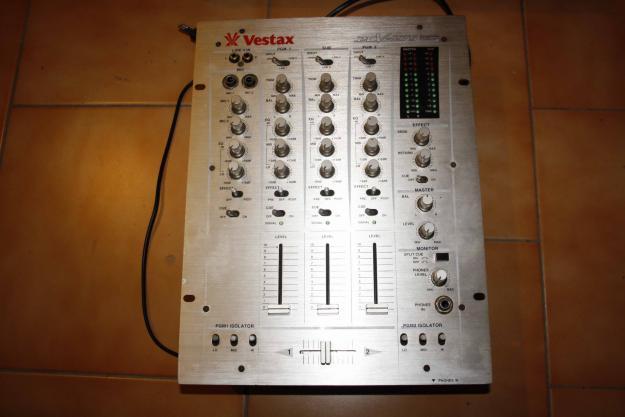 Vendo mesa de mezclas vestax PCV-275