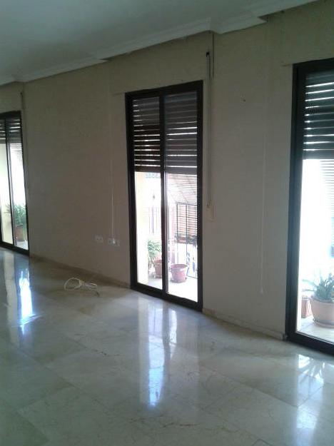 Piso en Alquiler. 4 Dormitorios. 140 m2. Piso de 4 dormitorios en el centro de Córdoba.