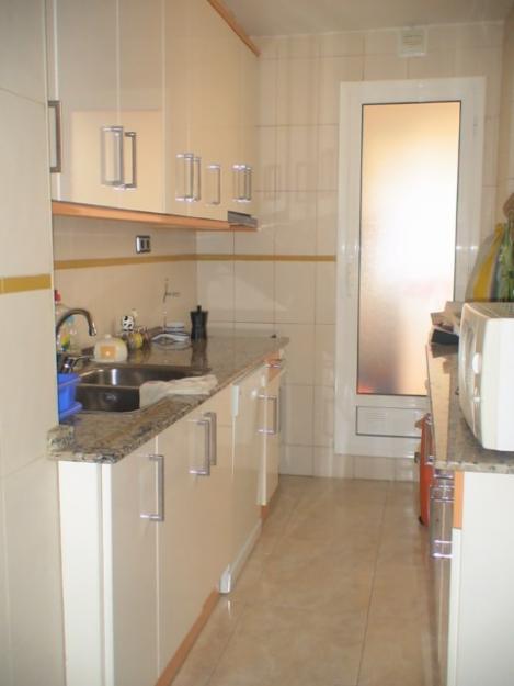 Vendo piso totalmente reformado en Calle Cambrils de REUS 76 m2 útiles, 2 terrazas, a/a