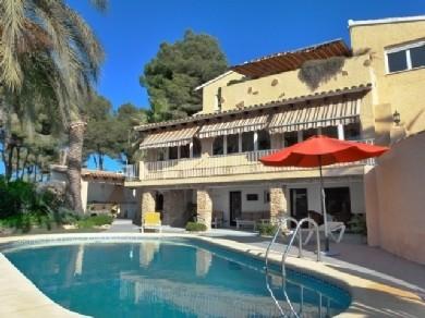 Chalet con 4 dormitorios se vende en Moraira, Costa Blanca