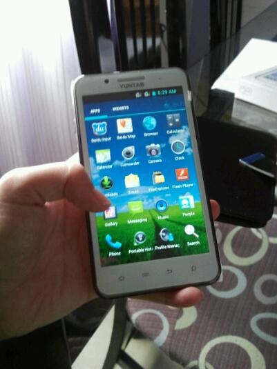Teléfono android 3G con pantalla de 5 pulgadas