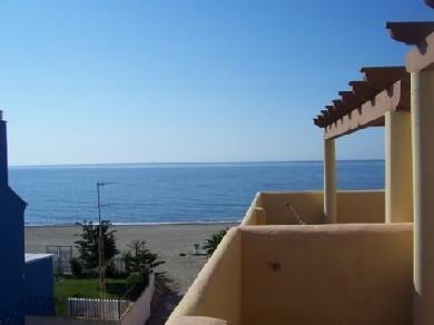 Adosado con 3 dormitorios se vende en Estepona, Costa del Sol