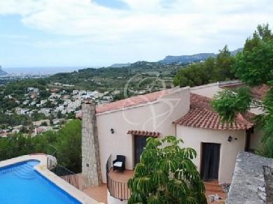 Chalet con 6 dormitorios se vende en Benissa