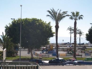 Apartamento con 2 dormitorios se vende en Torre del Mar, Costa del Sol
