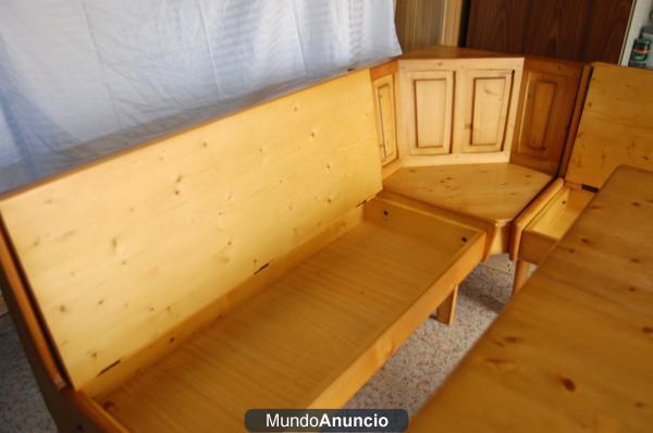 vendo rinconera mesa y asientos