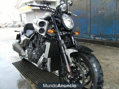 Yamaha V-Max 1700 legendaria moto