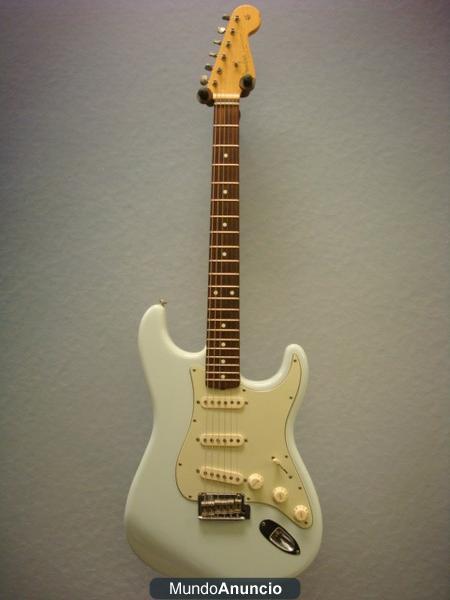 FENDER STRATOCASTER 60\'S MADE IN MEXICO