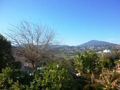 Chalet con 3 dormitorios se vende en Marbella, Costa del Sol