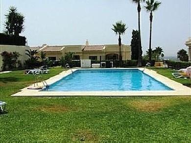 Apartamento con 2 dormitorios se vende en Marbella, Costa del Sol