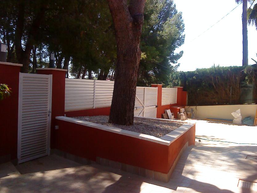Casa de construcción nueva tres plantas