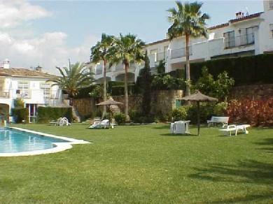 Adosado con 3 dormitorios se vende en Estepona, Costa del Sol