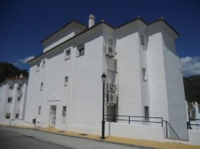 Apartamento con 2 dormitorios se vende en Benahavis, Costa del Sol
