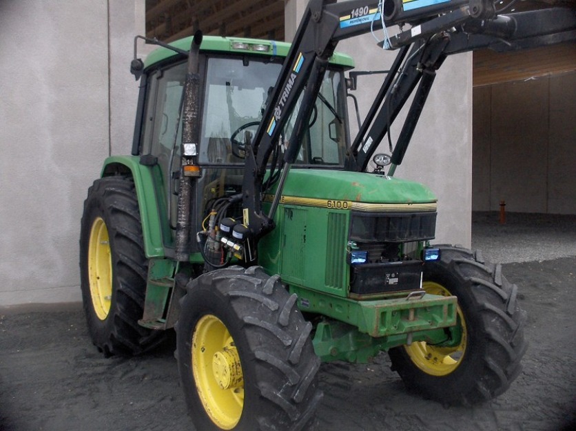 Tractor John Deere 6100-93