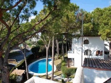 Apartamento con 3 dormitorios se vende en Marbella, Costa del Sol